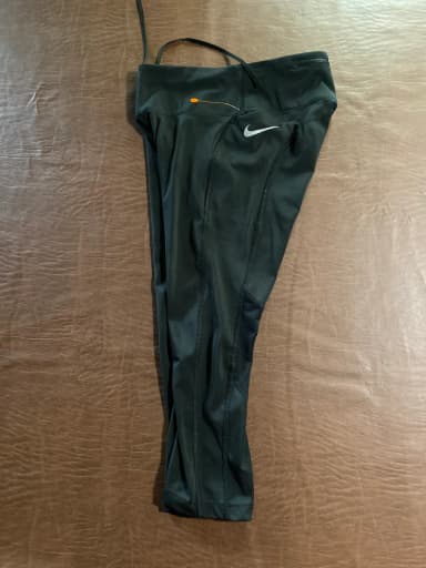 Nike Dri-Fit cropped capri performance pants